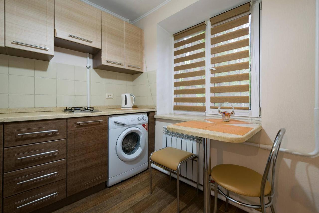 Apartment Nadezhda At Zheltoskan 77/79 Almaty Exterior foto
