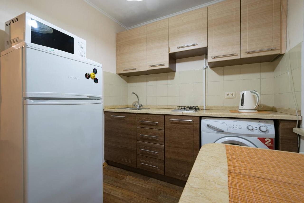 Apartment Nadezhda At Zheltoskan 77/79 Almaty Exterior foto